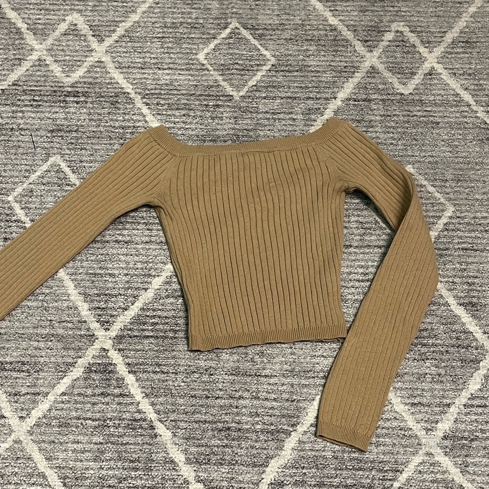 Stretchy Small Long Sleeve Forever 21 Shirt tan cropped